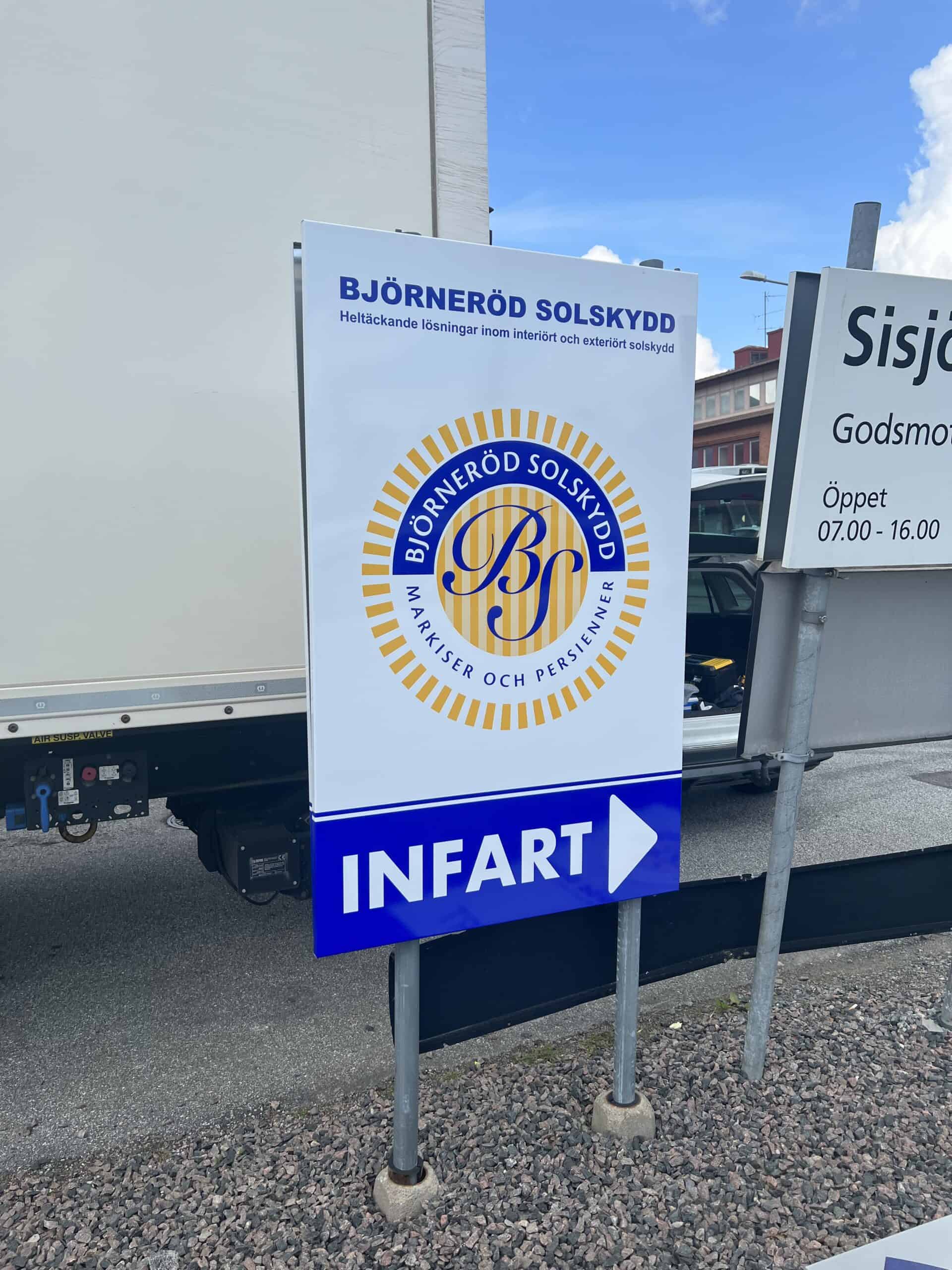 Plåt och byggskyltar