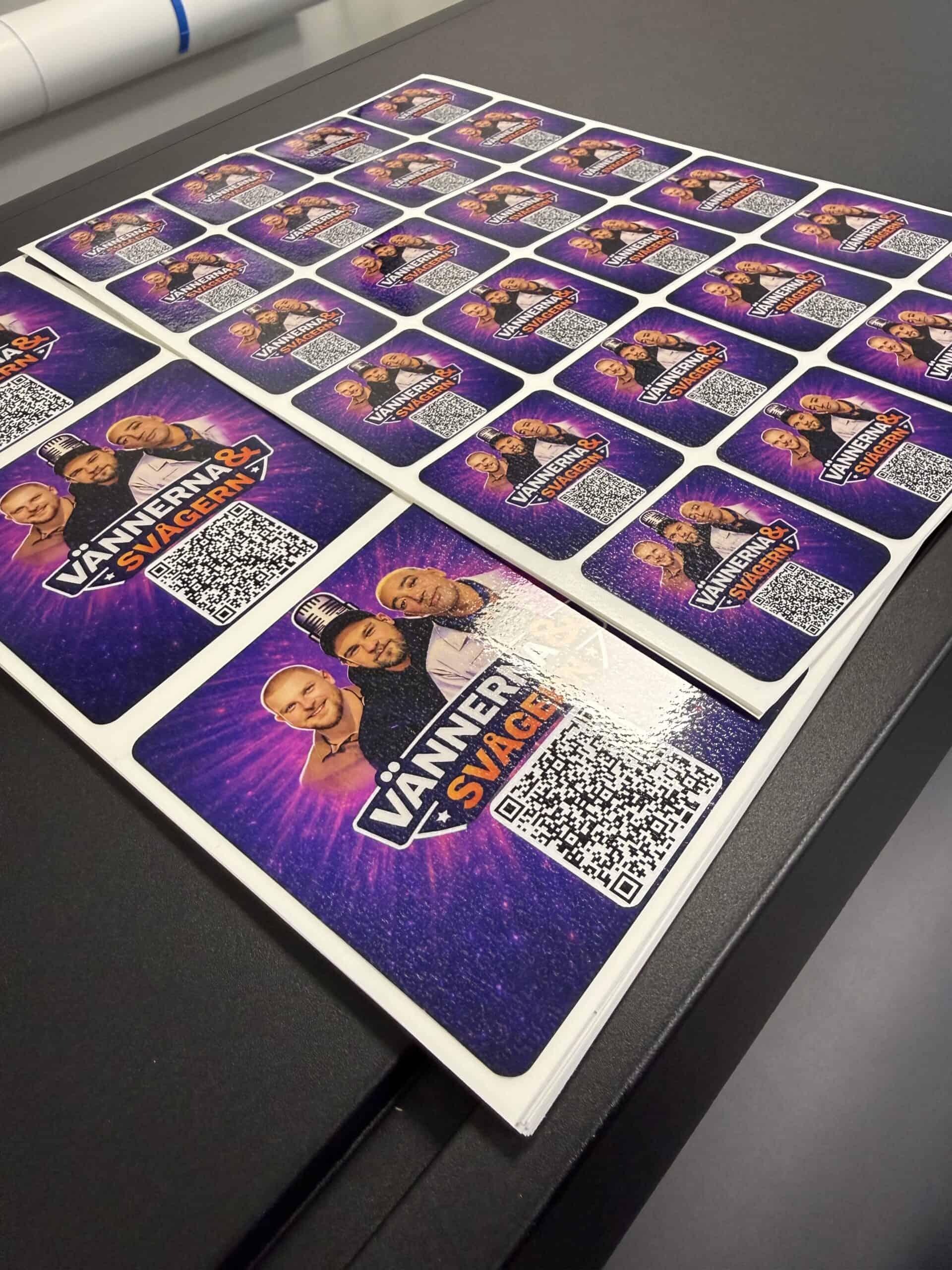 klistermarken stickers print qr kod goteborg dekaler reklam stickers